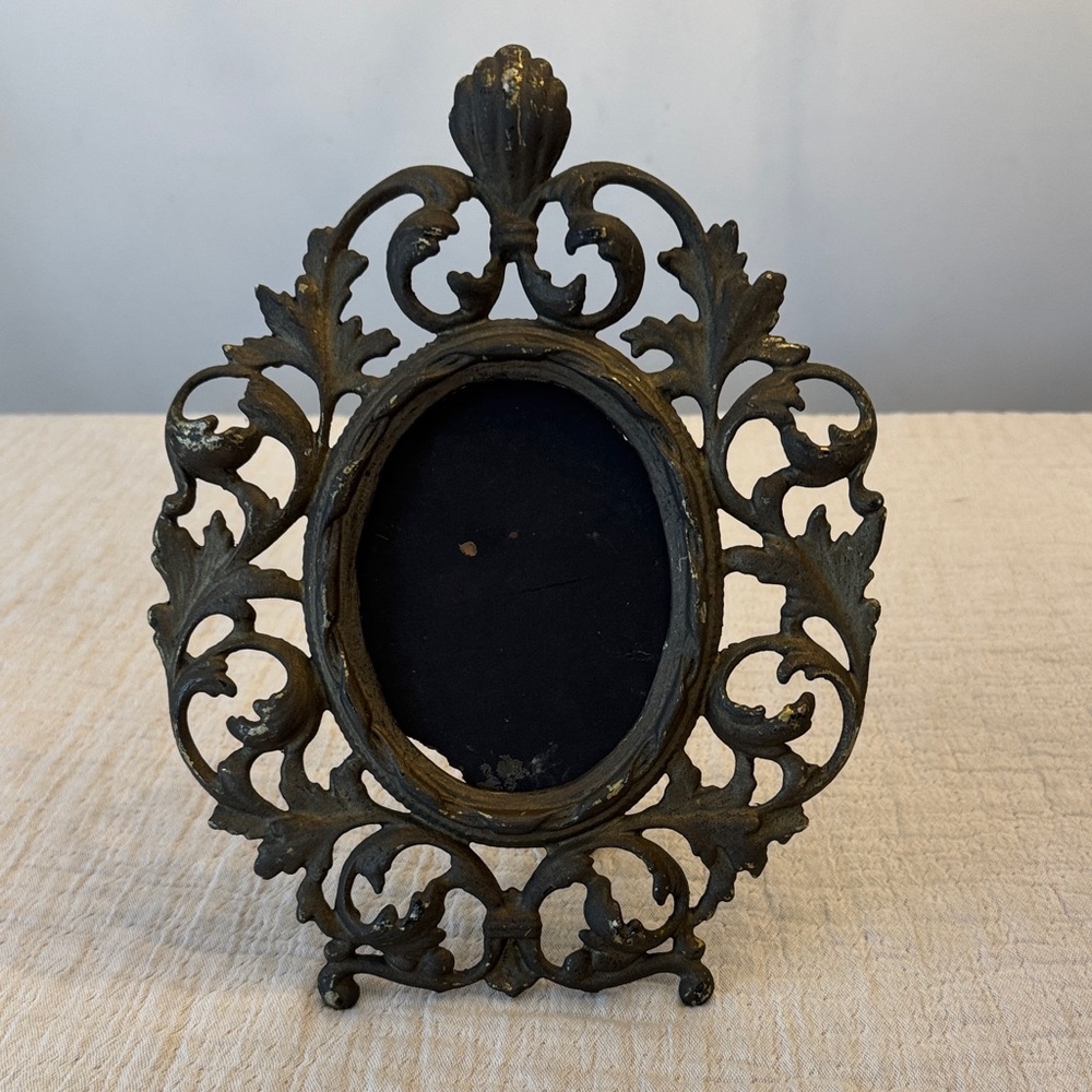Ornate Antique Style Brass Picture Frame, no glass